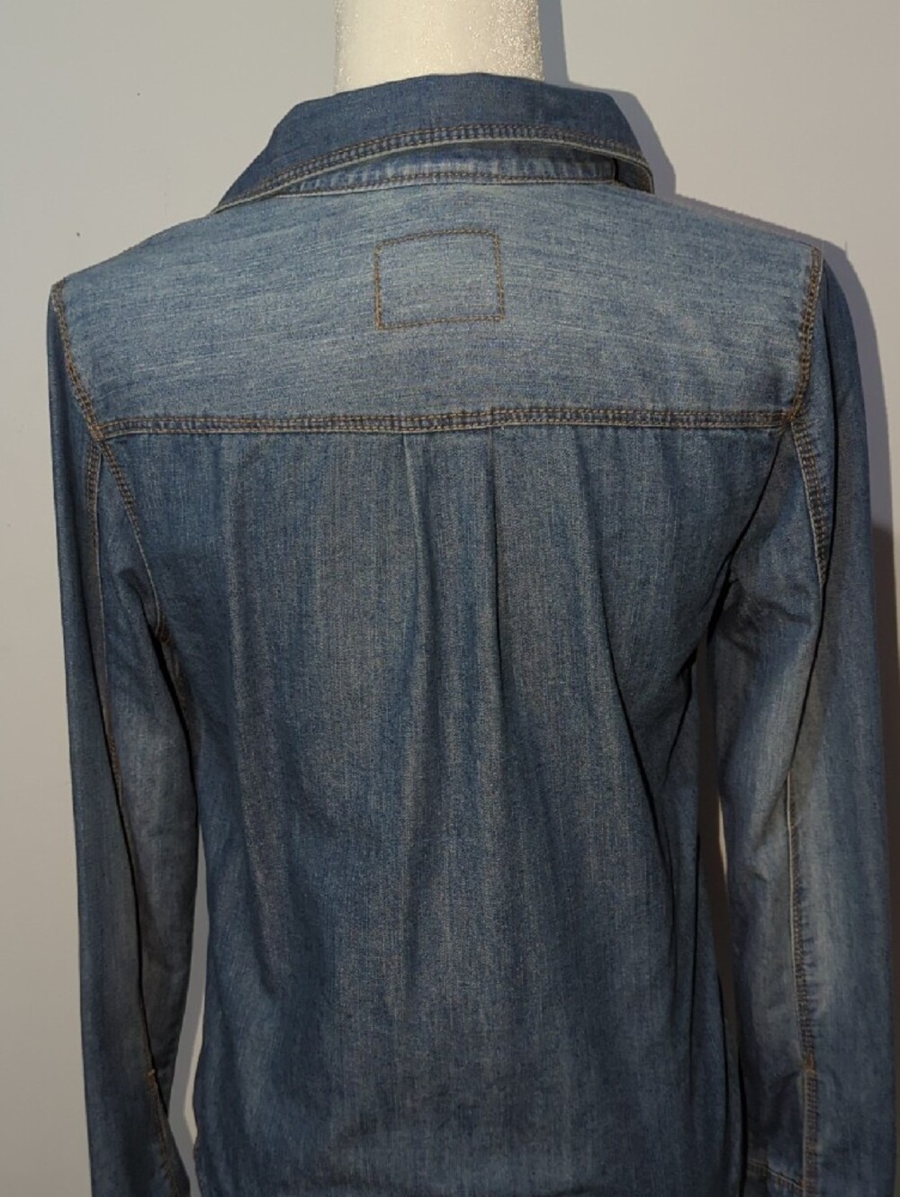 H&M Light Blue Denim Top - Picture 7 of 9